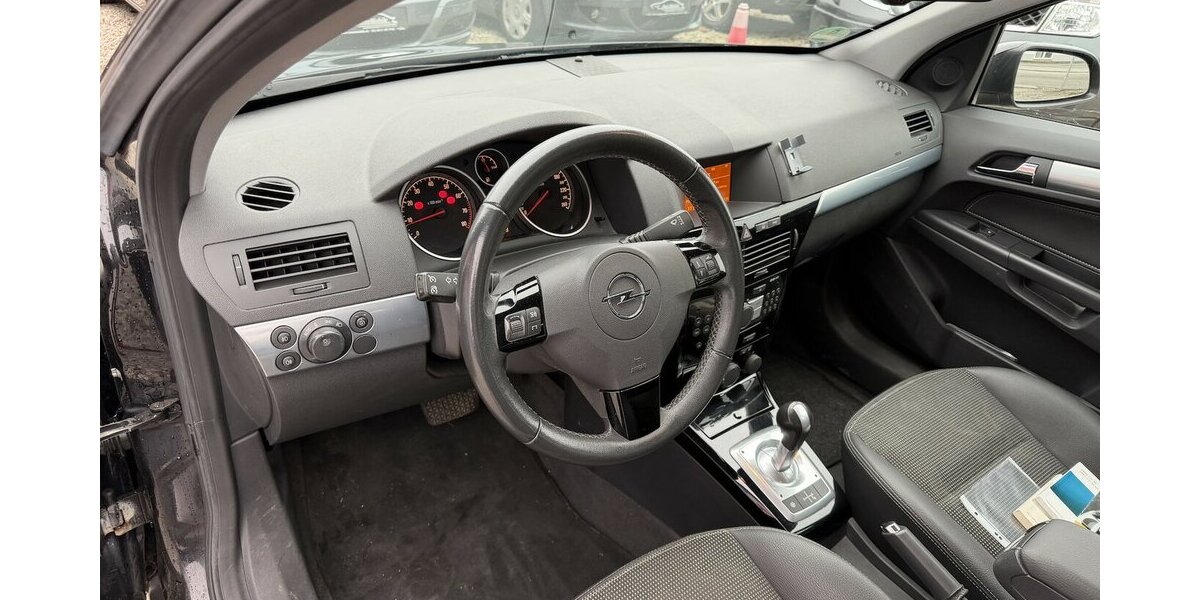 Opel Astra 1.6i 1.Hand Automatik Teilleder Xenon AHK 66.700 km 4.900 &euro; Altdorf 84032