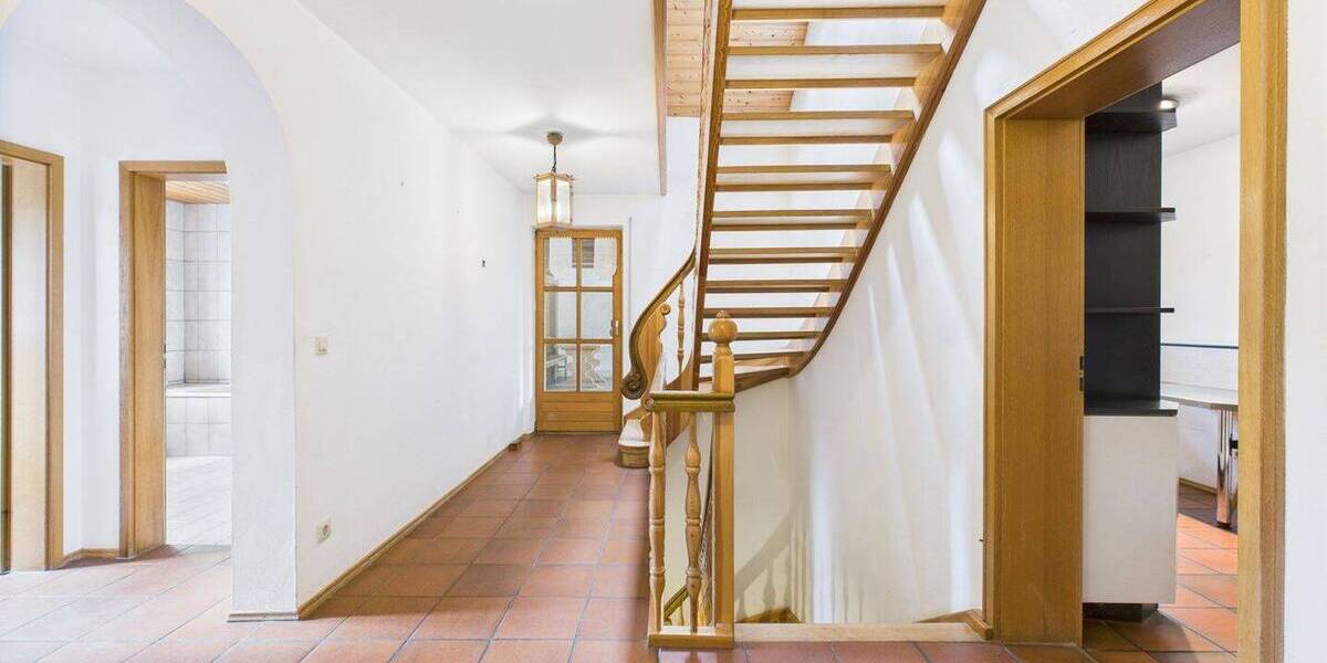 Einfamilienhaus Landshut Achdorf - 8 Zimmer, 200 m&sup2;, 995.000&euro; | Angebot:25695131