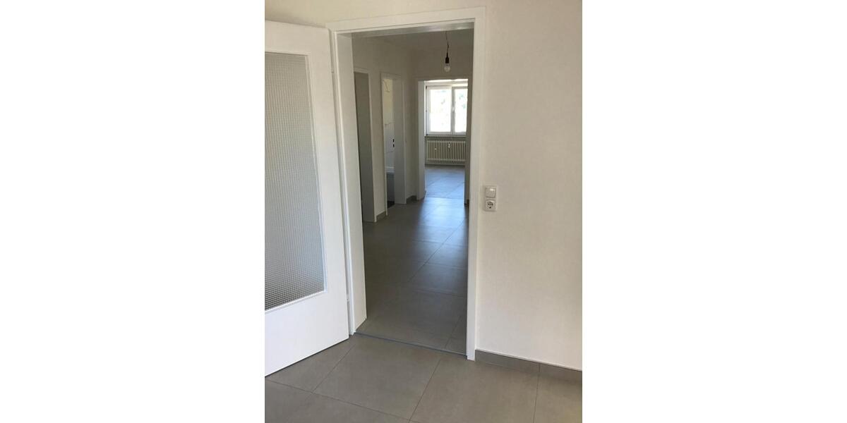 Etagenwohnung Kumhausen - 4 Zimmer, 85 m&sup2;, 1.250&euro; | Angebot:27612583