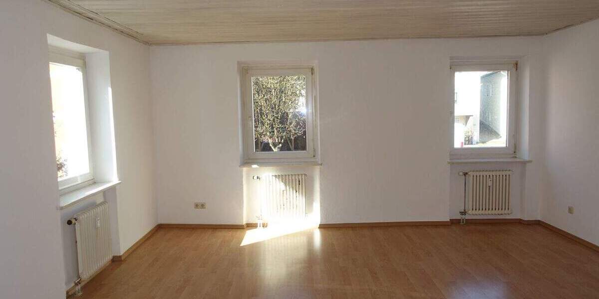 Etagenwohnung Buchbach - 3 Zimmer, 85 m&sup2;, 730&euro; | Angebot:25692688