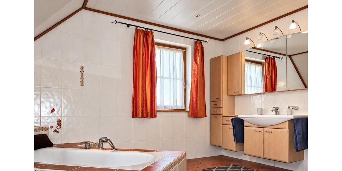 Einfamilienhaus Herrngiersdorf - 7 Zimmer, 200 m&sup2;, 1.550&euro; | Angebot:27617156