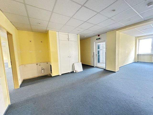 Gewerbeobjekt Landshut Industriegebiet - 1 Zimmer, 158 m&sup2;, 2.800&euro; | Angebot:25687231