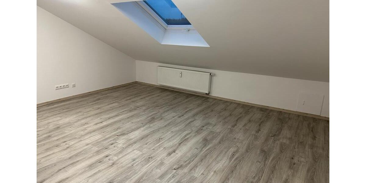 Dachgeschoßwohnung Frontenhausen - 2.5 Zimmer, 60 m&sup2;, 700&euro; | Angebot:25782838