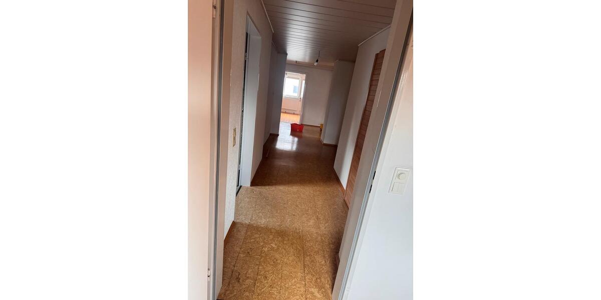 Dachgeschoßwohnung Rottenburg an der Laaber - 3 Zimmer, 103 m&sup2;, 800&euro; | Angebot:26019906