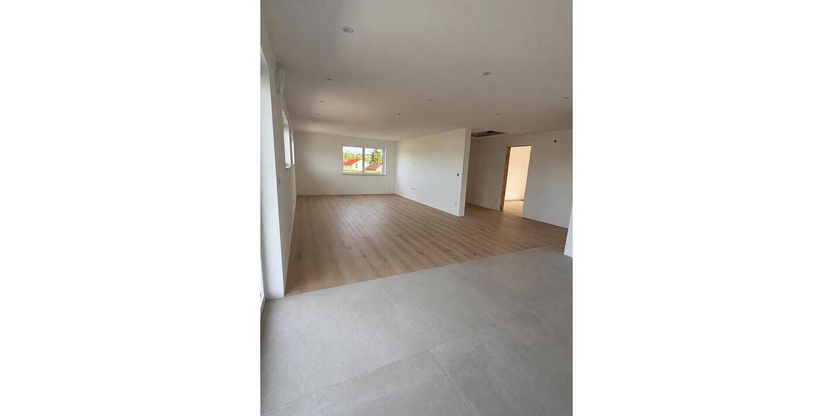 Etagenwohnung Ergolding - 4 Zimmer, 130 m&sup2;, 2.150&euro; | Angebot:26560529