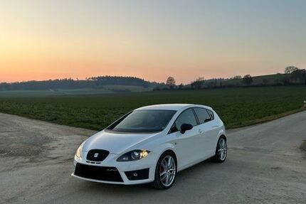 Seat Leon 135.000 km 10.500 &euro; Ergolding 84030
