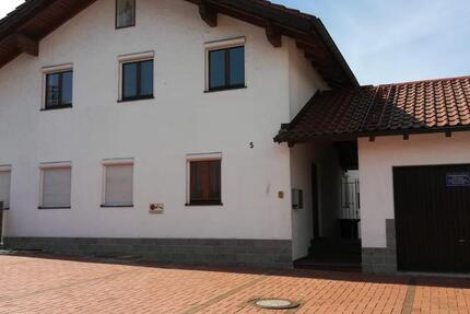 Haus Dorfen - 11 Zimmer, 230 m&sup2;, 2.780&euro; | Angebot:27613170