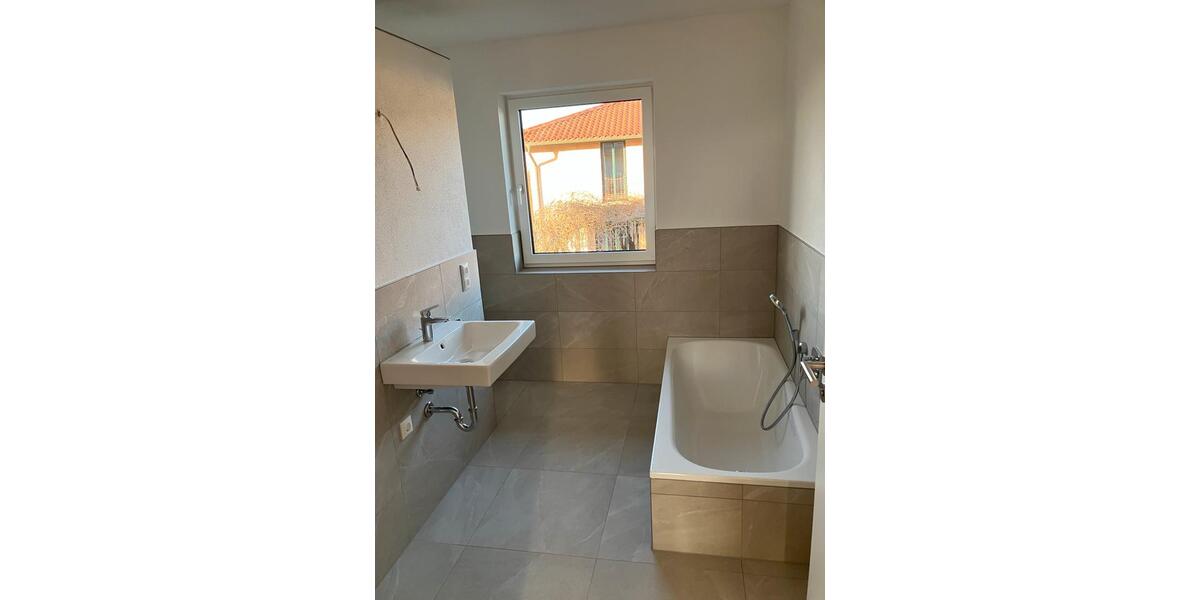 Doppelhaushälfte Bruckberg - 5 Zimmer, 133 m&sup2;, 1.700&euro; | Angebot:25329415