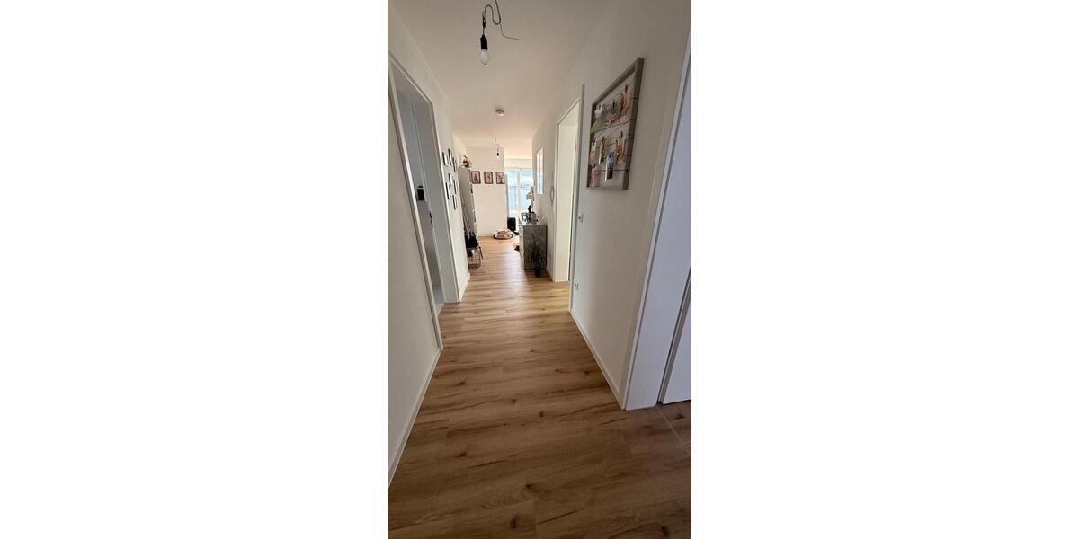 Dachgeschoßwohnung Essenbach - 4 Zimmer, 97 m&sup2;, 1.600&euro; | Angebot:25279484