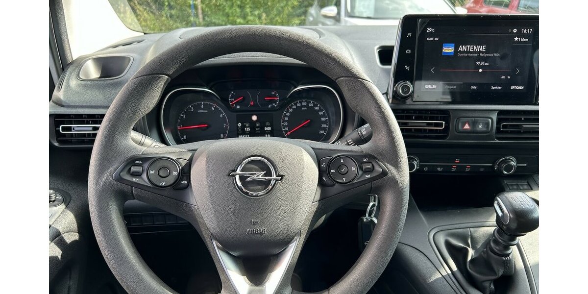 Opel Combo 1.2i Edition 1.HAND Tempomat DAB PDC 54.200 km 15.850 &euro; Altdorf 84032