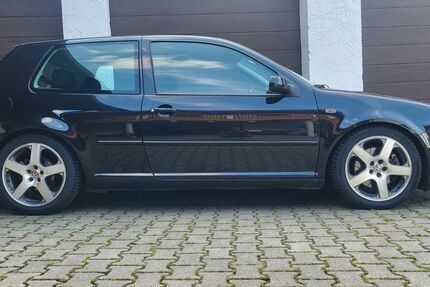 VW Golf 250.648 km 4.500 &euro; Kirchasch 85461