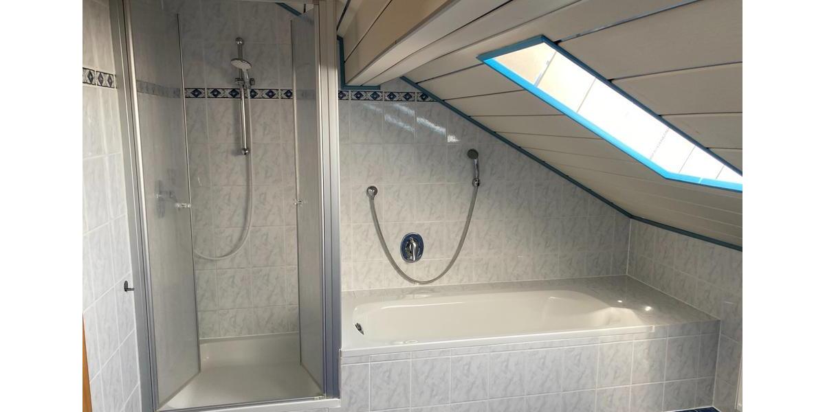 Dachgeschoßwohnung Bodenkirchen - 3 Zimmer, 75 m&sup2;, 780&euro; | Angebot:25353329