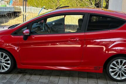 Ford Fiesta 128.300 km 8.290 &euro; Velden 84149