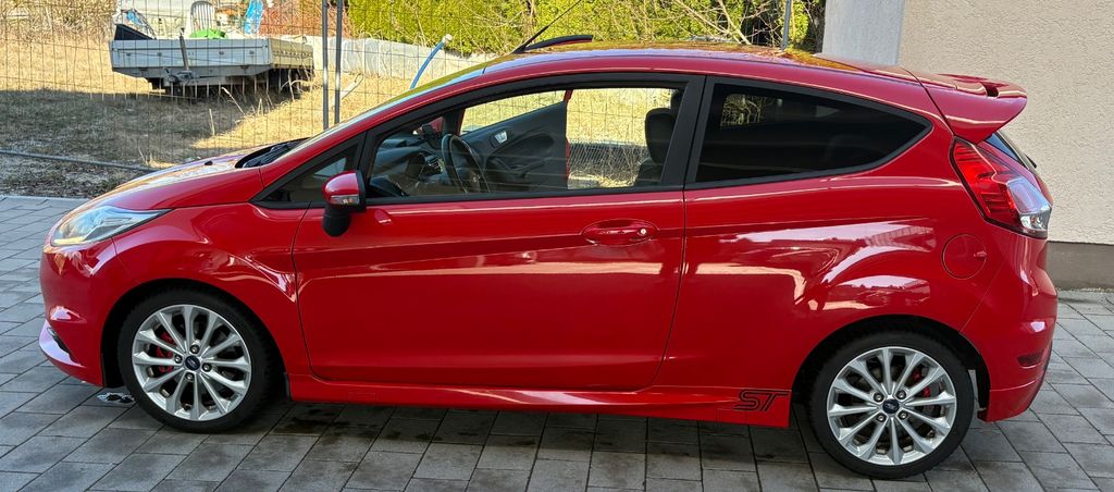 Ford Fiesta 128.300 km 8.290 &euro; Velden 84149
