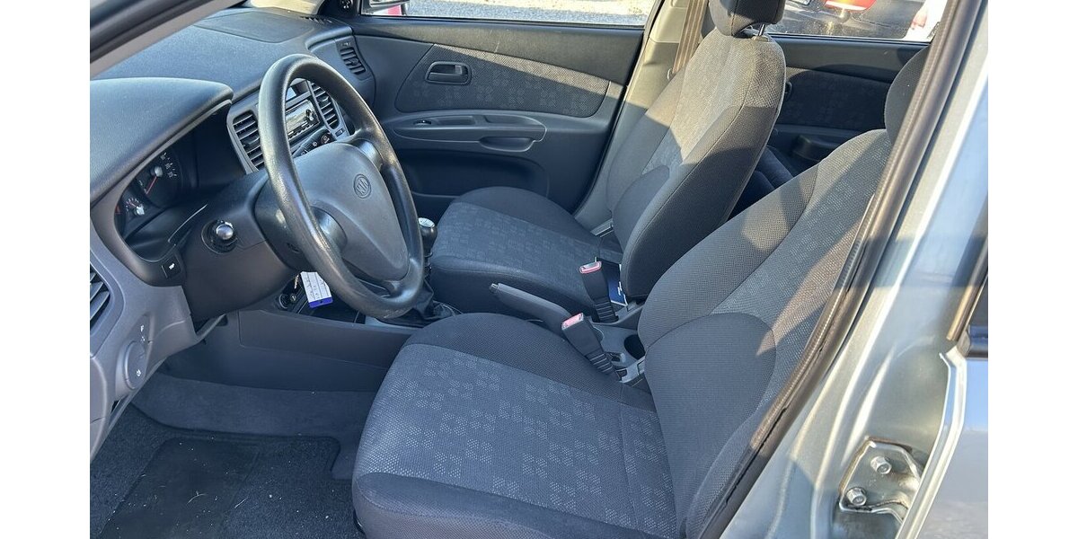 Kia Rio 1.4i EX Basis Klima Euro4 136.900 km 2.500 &euro; Altdorf 84032