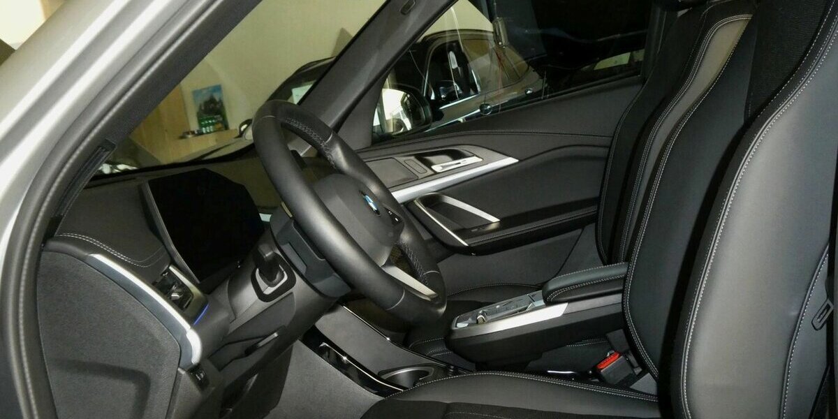 BMW X1 20d xDrive x-Line AHK,Leder,Driv.Ass.Plus 19.600 km 38.990 &euro; Landshut 84030