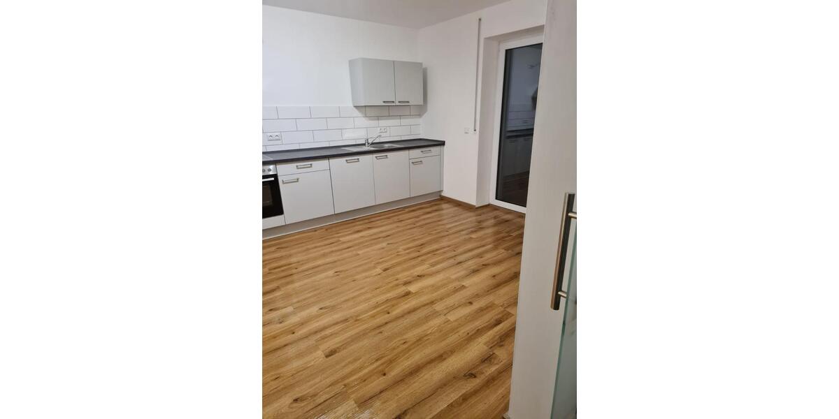 Etagenwohnung Mengkofen - 3 Zimmer, 89 m&sup2;, 860&euro; | Angebot:26614963