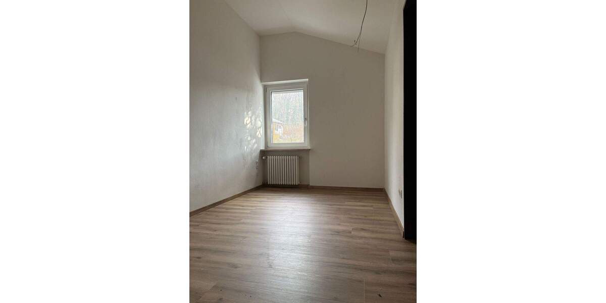 Doppelhaushälfte Landshut Achdorf - 5 Zimmer, 165 m&sup2;, 1.950&euro; | Angebot:25778846