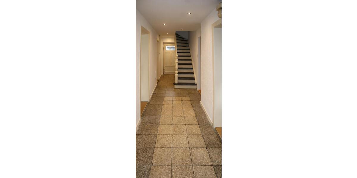 Einfamilienhaus Velden - 7 Zimmer, 140 m&sup2;, 1.300&euro; | Angebot:23660225