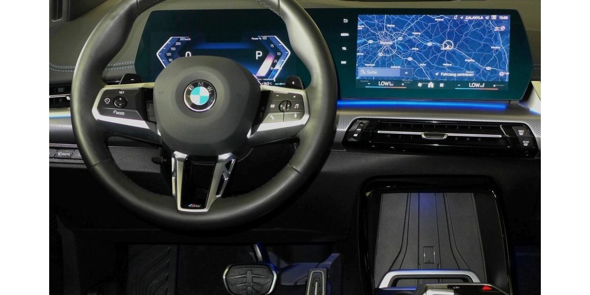 BMW 218 Active Tourer i M Sport 360°,AHK,HUD,Leder 10.400 km 29.590 &euro; Landshut 84030