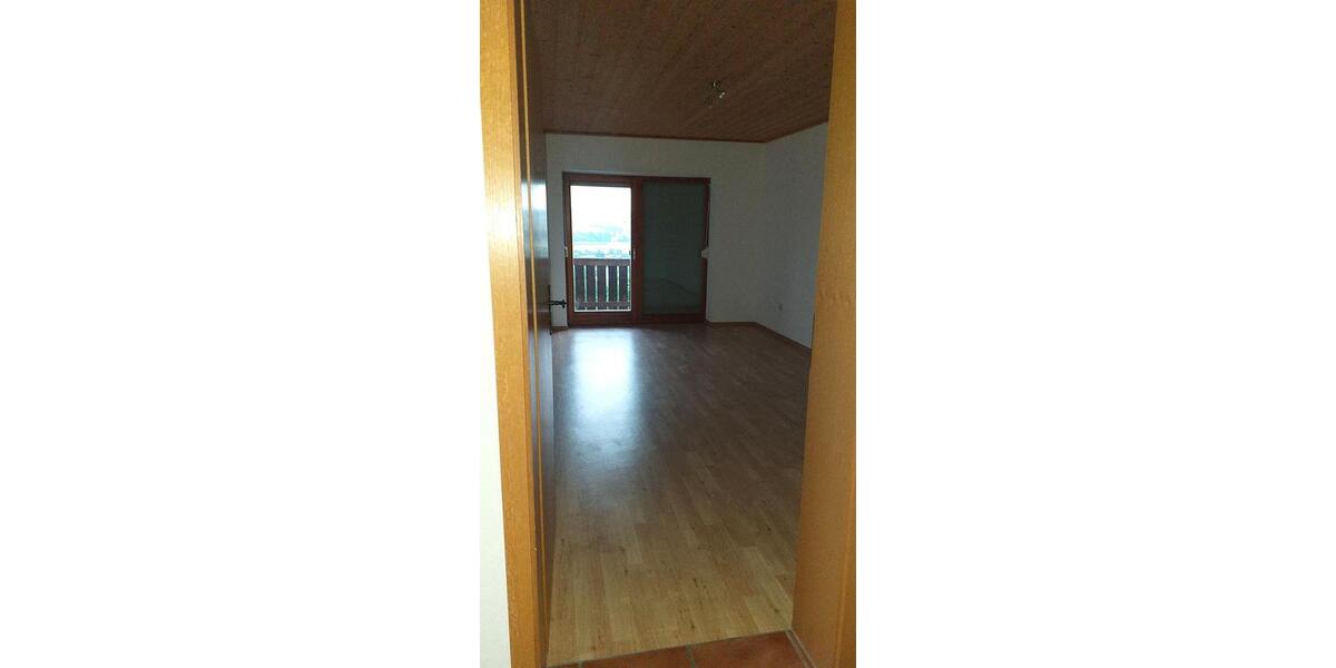 Dachgeschoßwohnung Mallersdorf-Pfaffenberg Pfaffenberg - 4 Zimmer, 94 m&sup2;, 700&euro; | Angebot:27576998