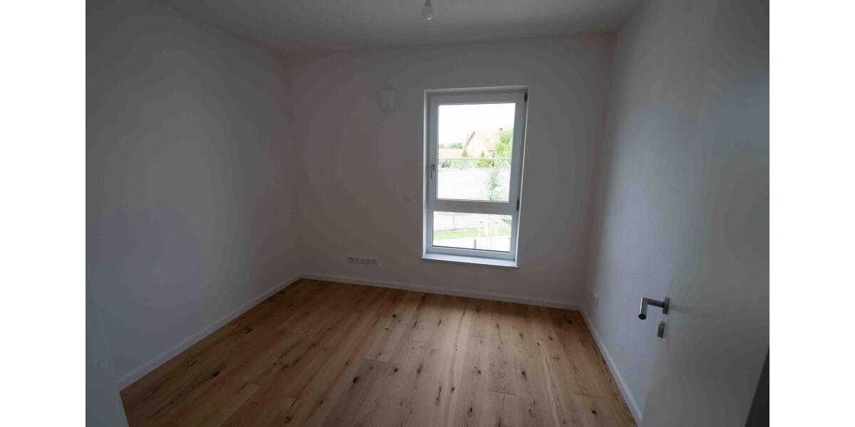 Etagenwohnung Bockhorn - 4 Zimmer, 102 m&sup2;, 1.950&euro; | Angebot:26398526