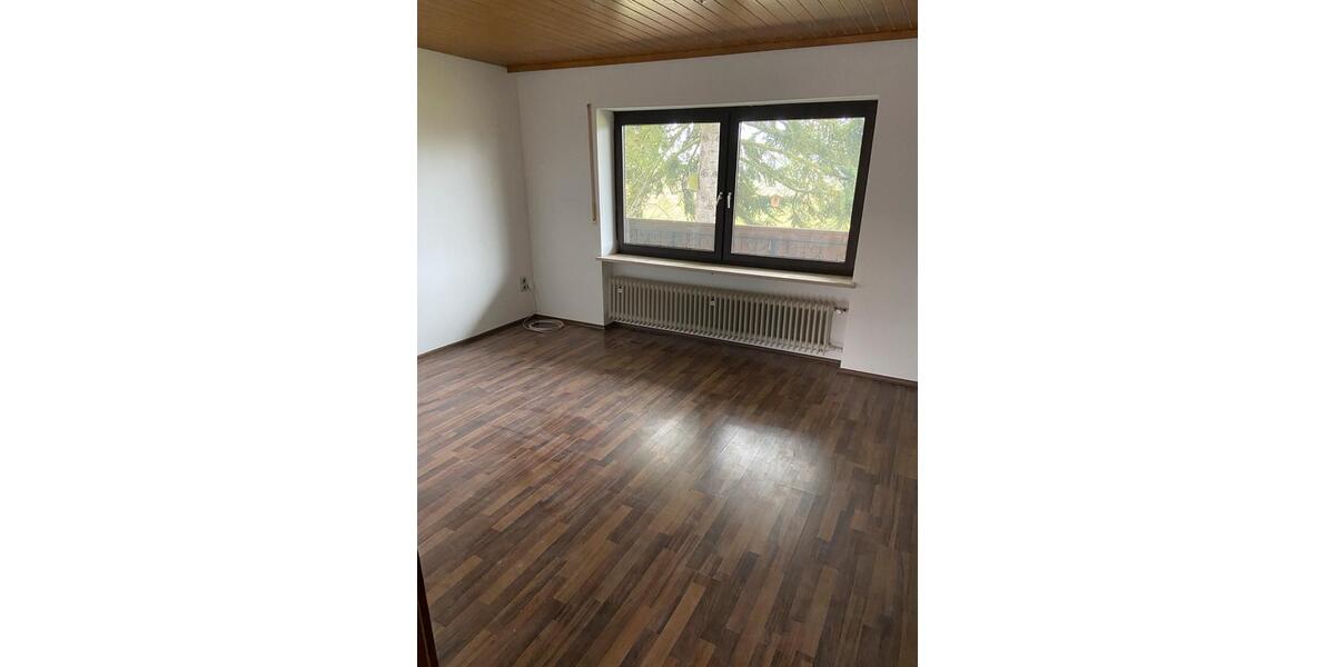 Etagenwohnung Langenpreising - 3.5 Zimmer, 100 m&sup2;, 1.200&euro; | Angebot:25131852