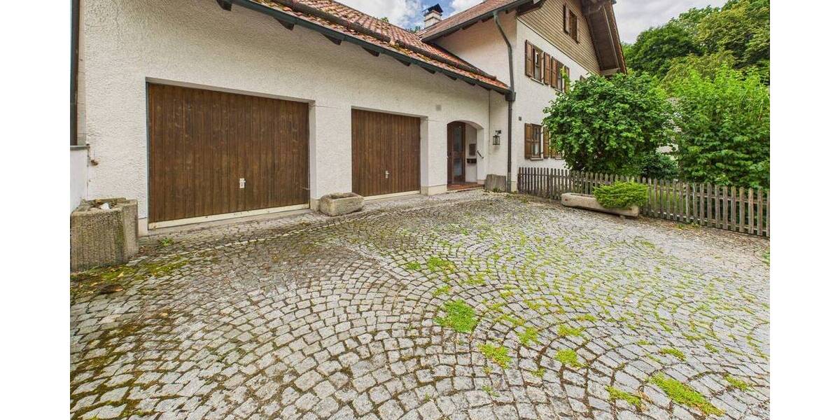 Einfamilienhaus Landshut Achdorf - 8 Zimmer, 200 m&sup2;, 995.000&euro; | Angebot:25695131