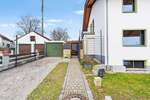 Neuwertige DHH in ruhiger Anliegerstraße | Kaminofen, Fußbodenheizung & Hobbyraum - Doppelhaushälfte Taufkirchen (Vils) | Angebot:22166188