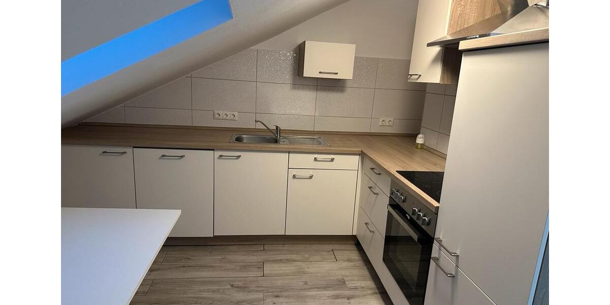 Dachgeschoßwohnung Frontenhausen - 2.5 Zimmer, 60 m&sup2;, 700&euro; | Angebot:25782838