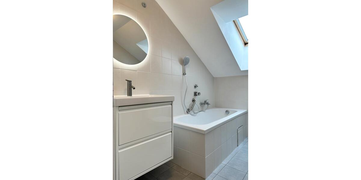 Dachgeschoßwohnung Kumhausen - 3.5 Zimmer, 99 m&sup2;, 1.250&euro; | Angebot:25936221