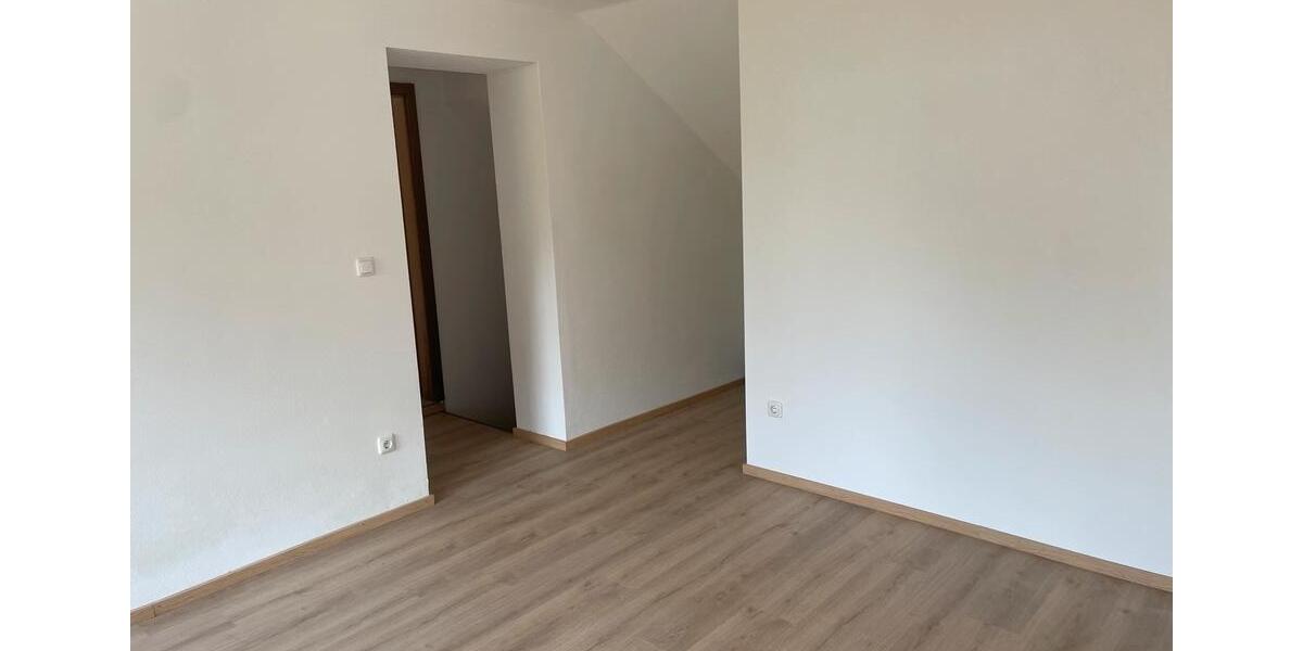 Erdgeschoßwohnung Essenbach - 3 Zimmer, 75 m&sup2;, 780&euro; | Angebot:25881498