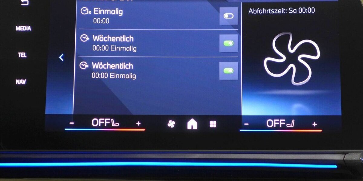 BMW 220 Active Tourer d MSport 360°,HUD,AHK,el.Sitze 21.600 km 31.990 &euro; Landshut 84030