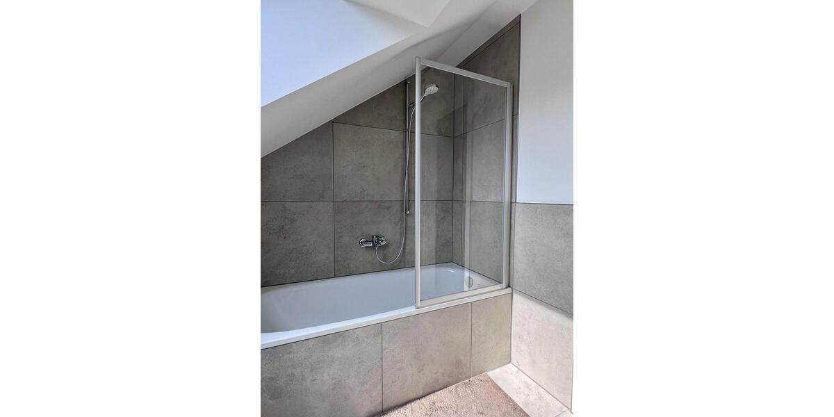 Dachgeschoßwohnung Langenbach - 2 Zimmer, 65 m&sup2;, 1.475&euro; | Angebot:25852496