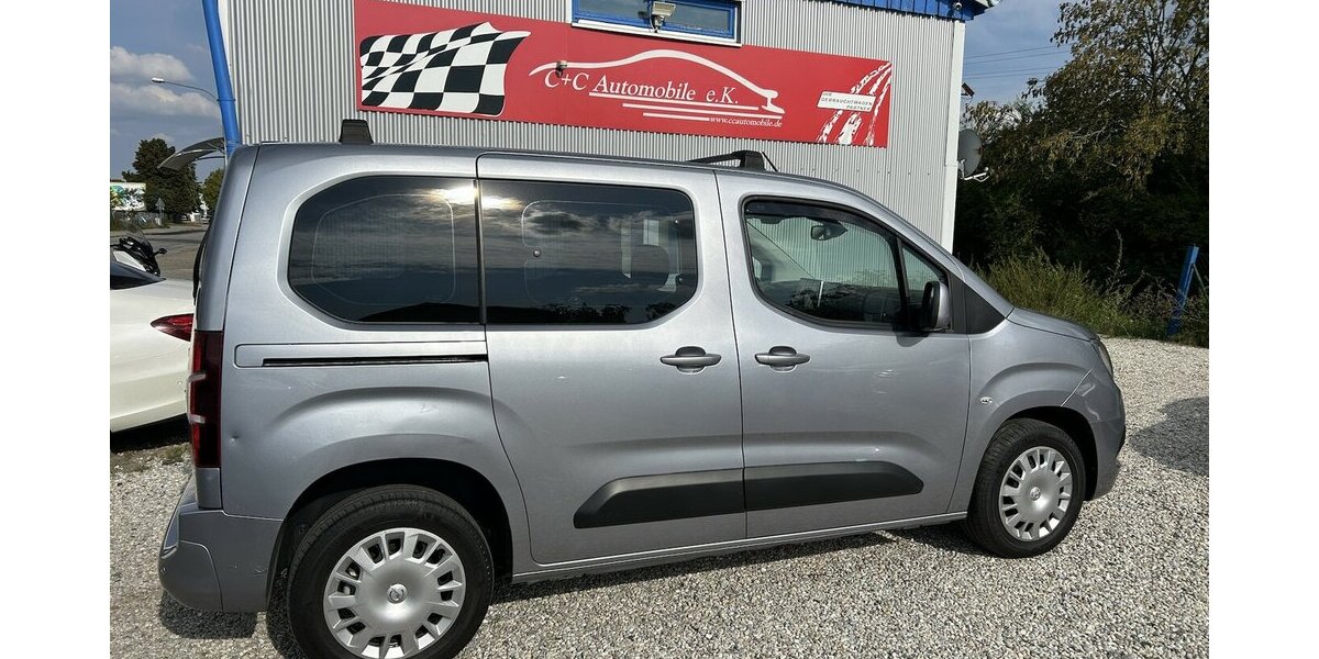 Opel Combo 1.2i Edition 1.HAND Tempomat DAB PDC 54.200 km 15.850 &euro; Altdorf 84032