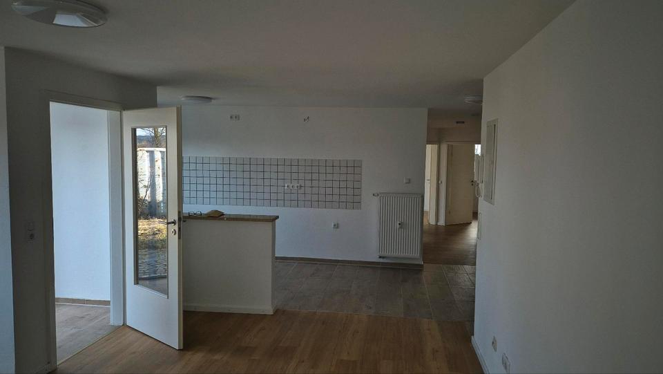Erdgeschoßwohnung Kirchberg - 4 Zimmer, 95 m&sup2;, 1.050&euro; | Angebot:25350144