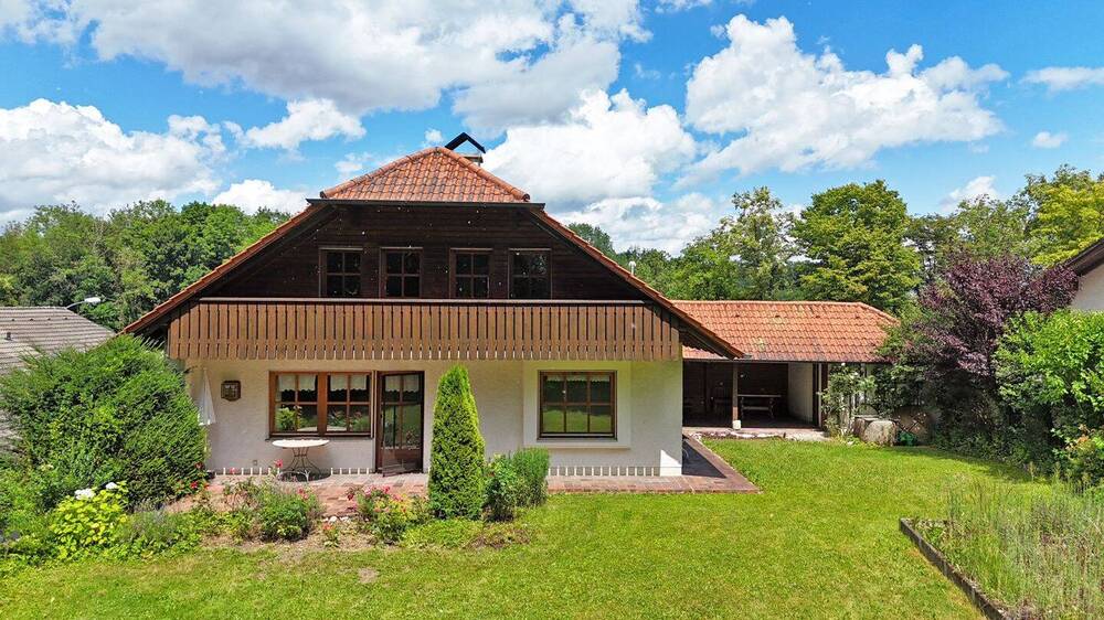 Einfamilienhaus Landshut Achdorf - 8 Zimmer, 200 m&sup2;, 995.000&euro; | Angebot:25695131