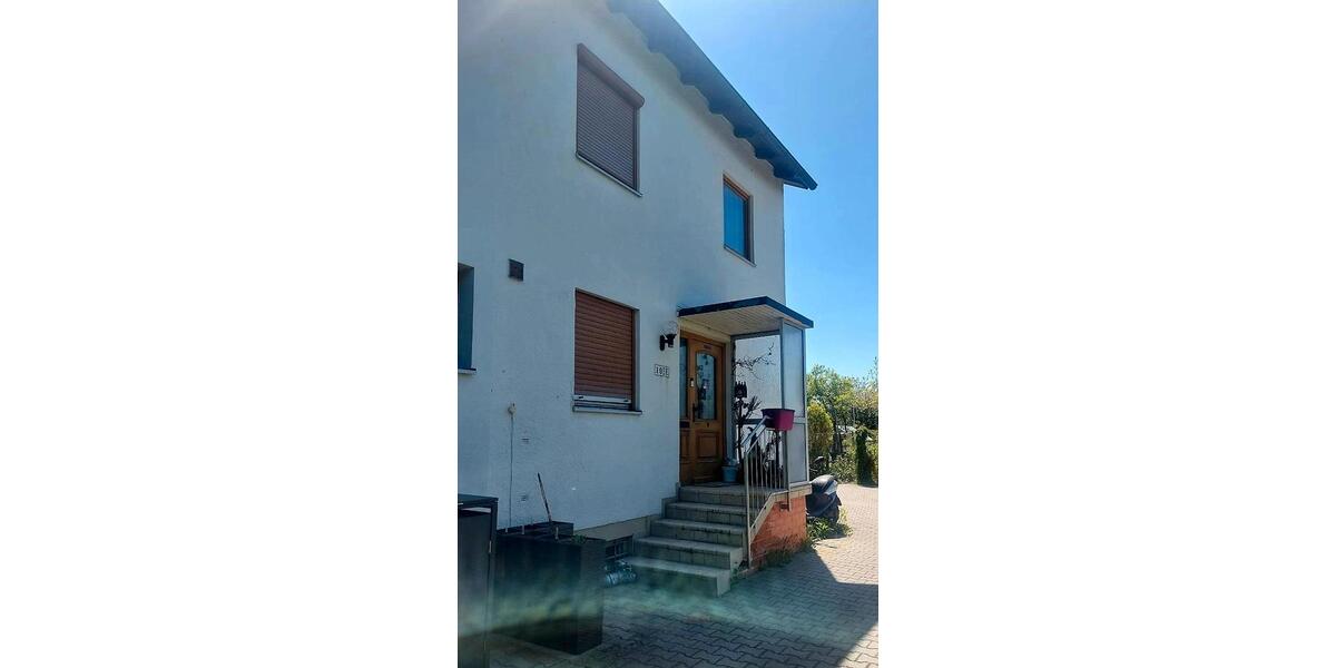 Reihenhaus Landshut - 6 Zimmer, 120 m&sup2;, 550.000&euro; | Angebot:26492502