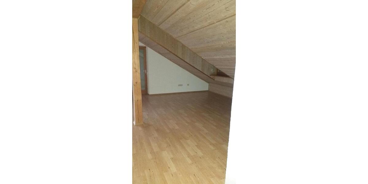Dachgeschoßwohnung Mallersdorf-Pfaffenberg Pfaffenberg - 4 Zimmer, 94 m&sup2;, 700&euro; | Angebot:27576998
