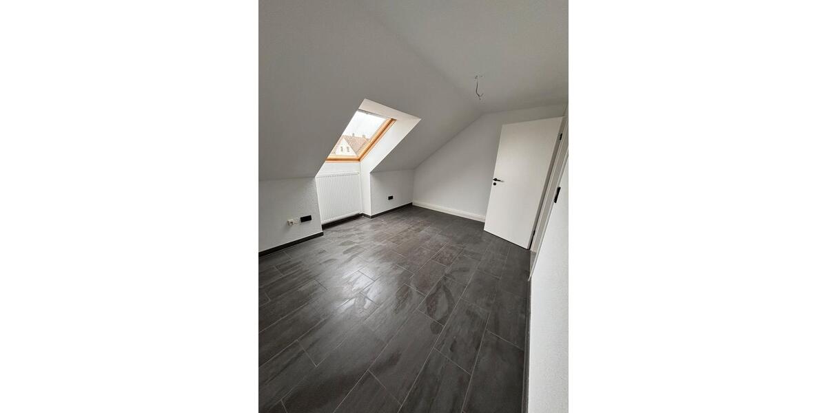 Dachgeschoßwohnung Pfeffenhausen - 2 Zimmer, 75 m&sup2;, 1.060&euro; | Angebot:25965989