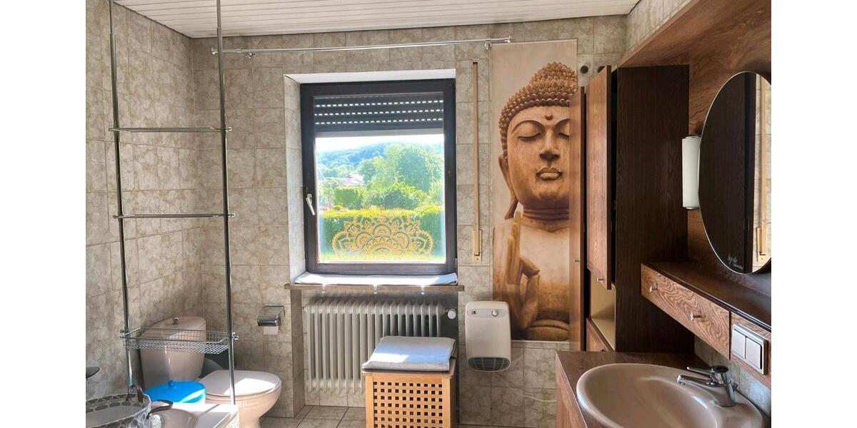 Etagenwohnung Niederaichbach - 4 Zimmer, 140 m&sup2;, 1.300&euro; | Angebot:26630185