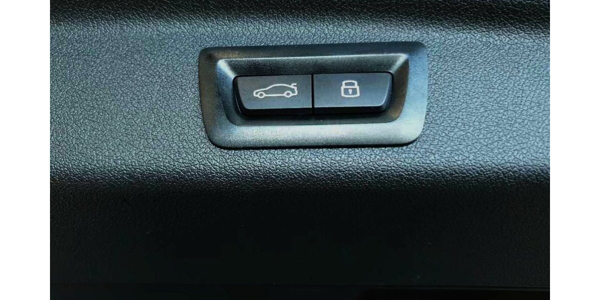 BMW X1 23dxDrive x-Line AHK,Pan-Dach,H&K,Leder 28.900 km 41.590 &euro; Landshut 84030