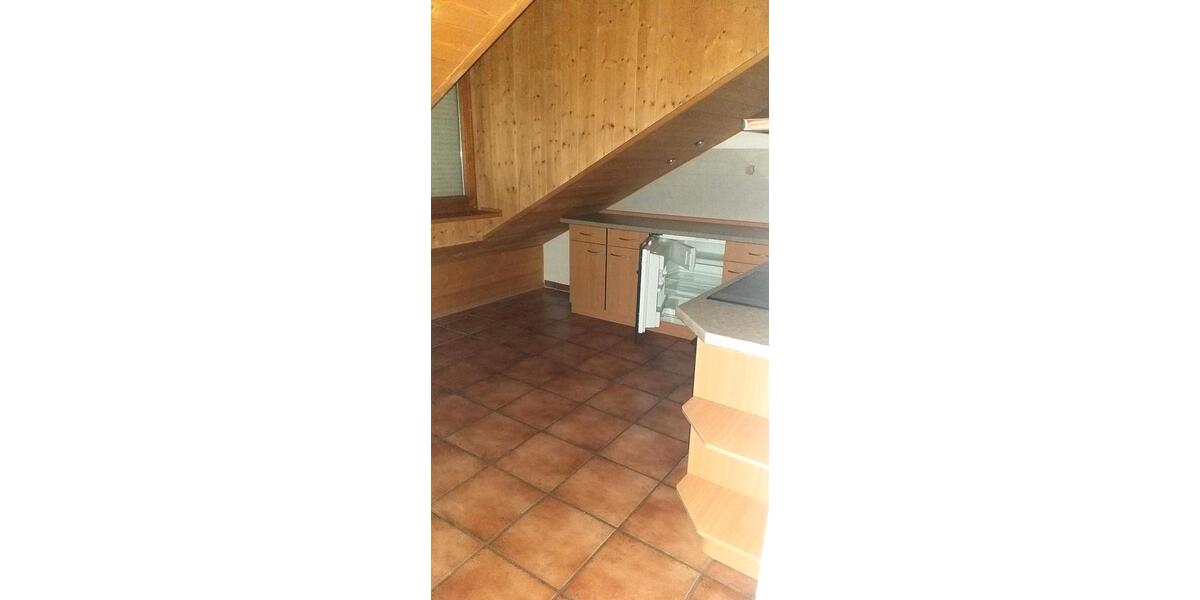 Dachgeschoßwohnung Mallersdorf-Pfaffenberg Pfaffenberg - 4 Zimmer, 94 m&sup2;, 700&euro; | Angebot:27576998