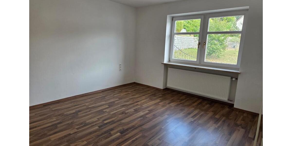 Terrassenwohnung Ergoldsbach Langenhettenbach - 5 Zimmer, 124 m&sup2;, 1.190&euro; | Angebot:27631050