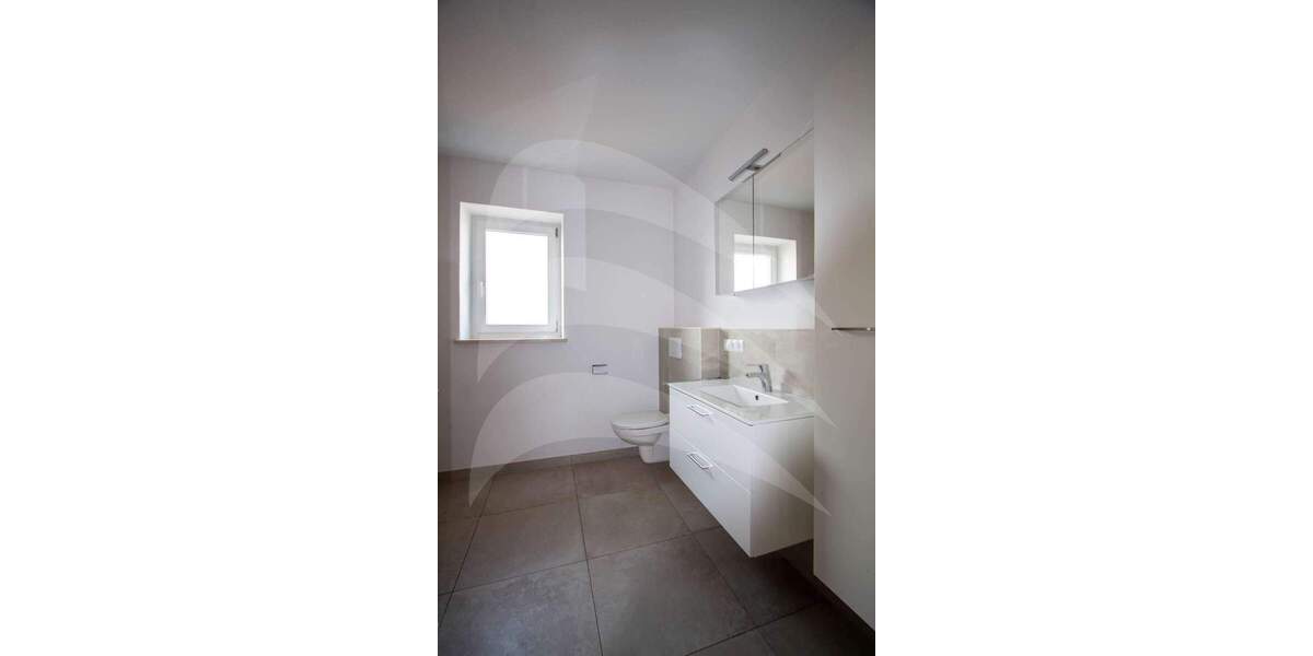 Mehrfamilienhaus, Wohnhaus Mallersdorf-Pfaffenberg Pfaffenberg - 1 Zimmer, 260 m&sup2;, 649.000&euro; | Angebot:25877456