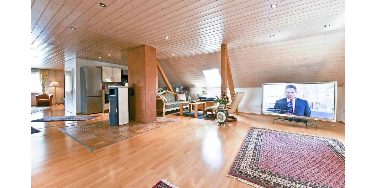 Einfamilienhaus Landshut Achdorf - 7 Zimmer, 350 m&sup2;, 1.150.000&euro; | Angebot:25743789