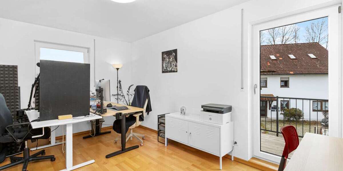 Neuwertige DHH in ruhiger Anliegerstraße | Kaminofen, Fußbodenheizung & Hobbyraum - Doppelhaushälfte Taufkirchen (Vils) | Angebot:22166188