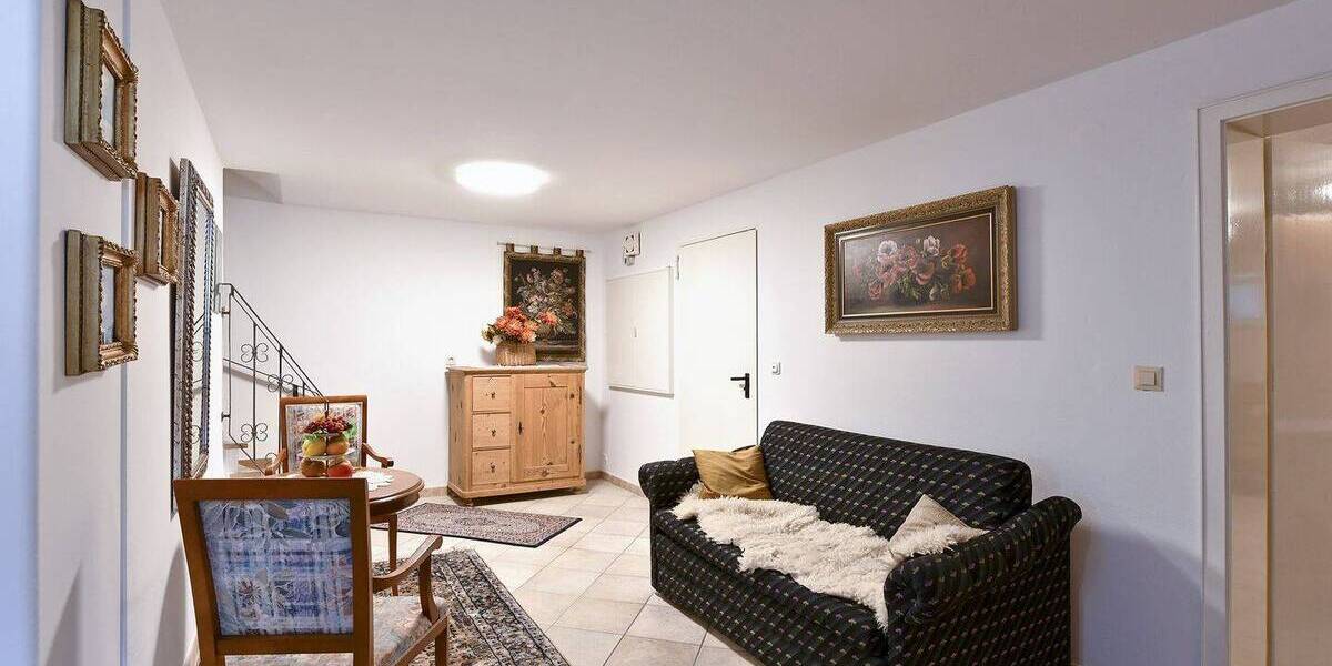 Einfamilienhaus Landshut Achdorf - 7 Zimmer, 350 m&sup2;, 1.150.000&euro; | Angebot:25743789