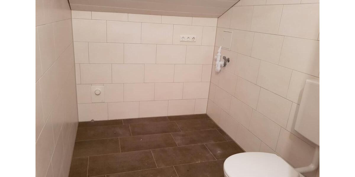 Dachgeschoßwohnung Vilsbiburg - 3 Zimmer, 81 m&sup2;, 700&euro; | Angebot:27623687