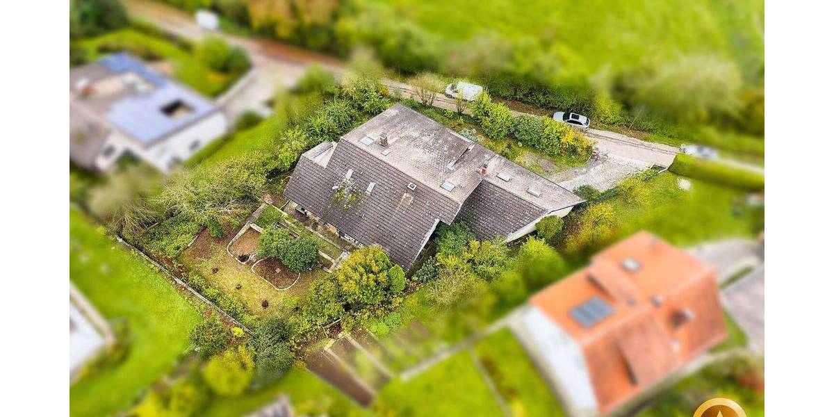 Einfamilienhaus Bruckberg - 8 Zimmer, 250 m&sup2;, 850.000&euro; | Angebot:25800218